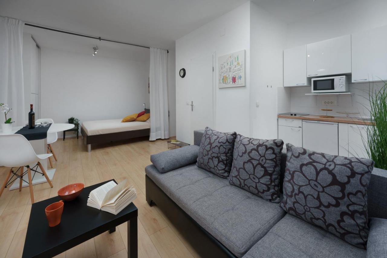 Apartments Antons Pula Exterior photo