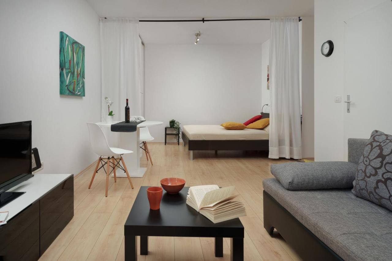 Apartments Antons Pula Exterior photo