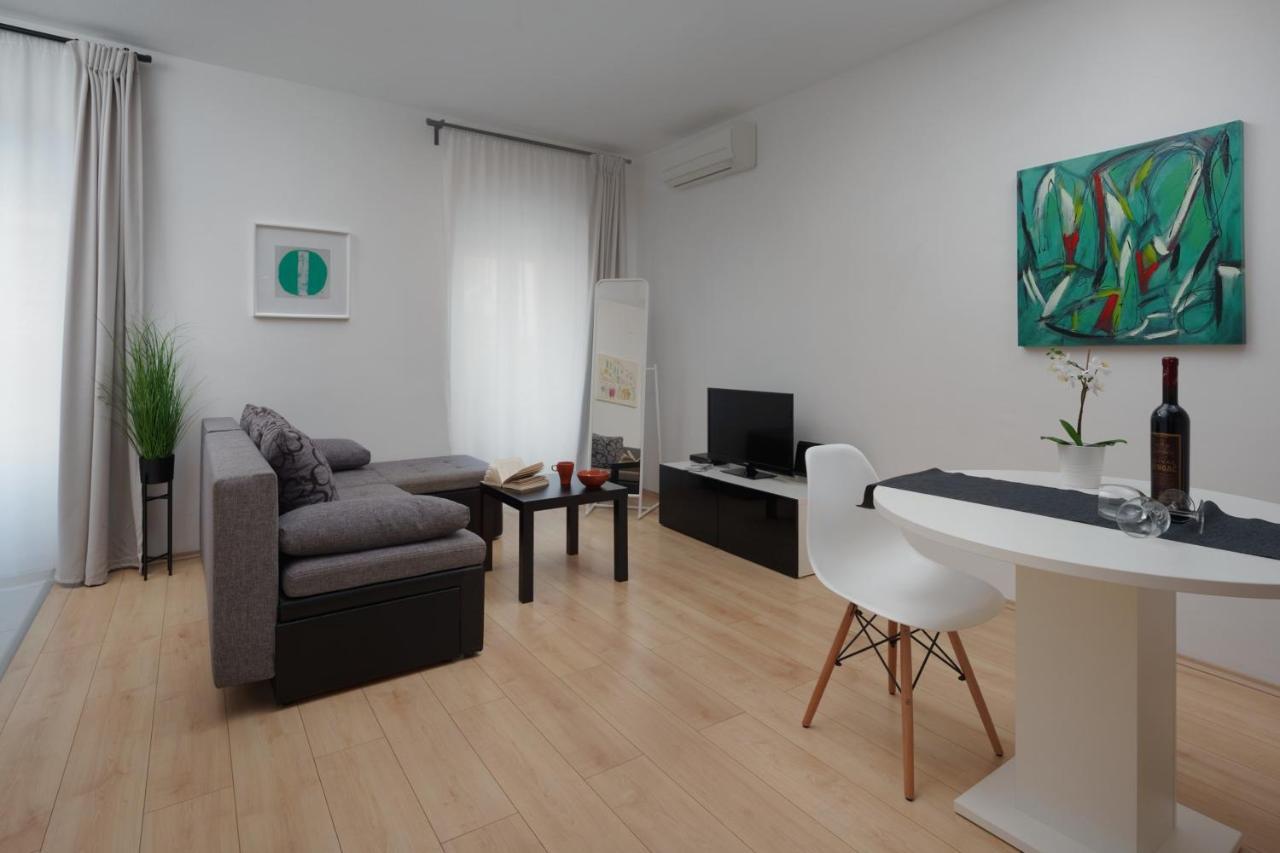 Apartments Antons Pula Exterior photo