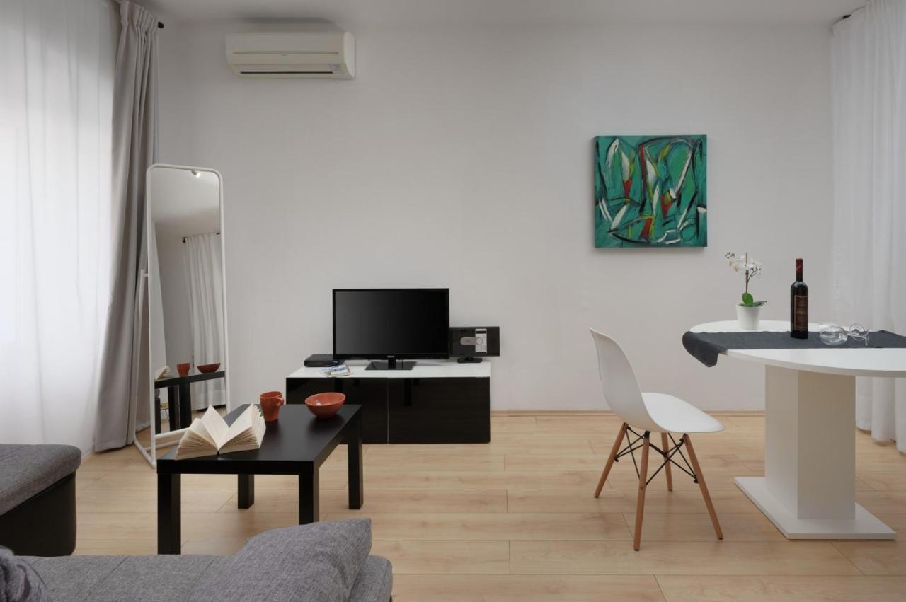 Apartments Antons Pula Exterior photo
