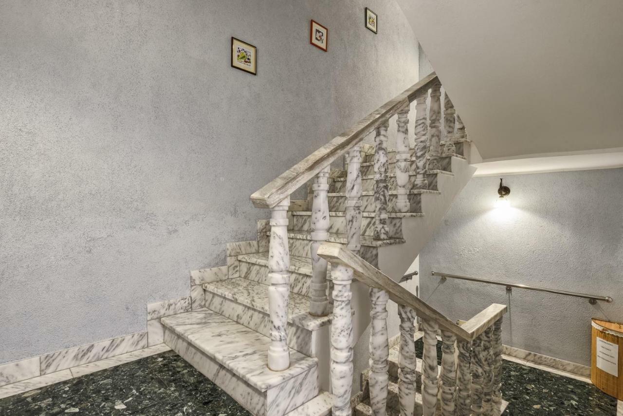 Apartments Antons Pula Exterior photo